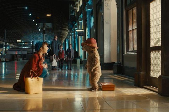 The Browns meet a stranger in Paddington. The Browns meet a stranger in Paddington.