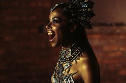 Aaliyah in Queen of the Damned.