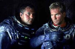 Tom Sizemore and Val Kilmer in Red Planet.