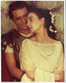 Richard Burton and Jean Simmons in The Robe Richard Burton and Jean Simmons in The Robe