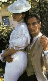 Helena Bonham Carter and Julian Sands in A Room with a View