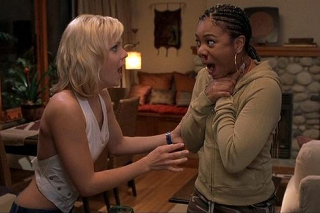 Anna Faris and Regina Hall in Scary Movie 3. Anna Faris and Regina Hall in Scary Movie 3.