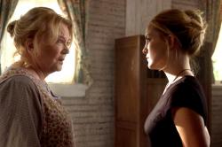Gena Rowlands and Kate Hudson in The Skeleton Key. Gena Rowlands and Kate Hudson in The Skeleton Key.