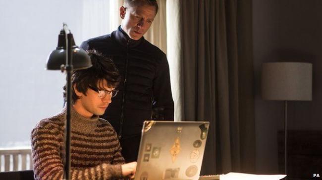 Ben Whishaw and Daniel Craig in Spectre.