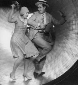 Ann Christy and Harold Lloyd in Speedy.