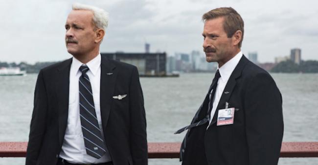 Tom Hanks and Aaron Eckhart in Sully