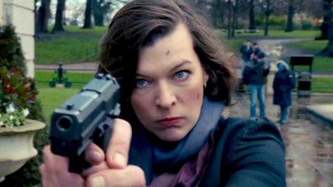 Milla Jovovich in Survivor.