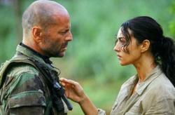 Bruce Willis and Monica Bellucci in Tears of the Sun. Bruce Willis and Monica Bellucci in Tears of the Sun.
