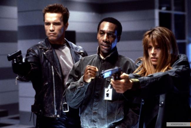 Arnold Schwarzenegger, Joe Morton and Linda Hamilton in Terminator 2: Judgment Day.