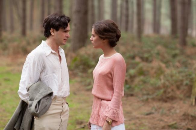 Kit Harrington and Alicia Vikander in Testament of Youth