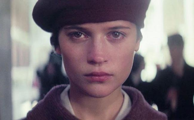 Alicia Vikander in Testament of Youth.