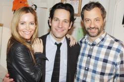 Leslie Mann with her on screen husband Paul Rudd and her off screen husband Judd Apatow. Leslie Mann with her on screen husband Paul Rudd and her off screen husband Judd Apatow.