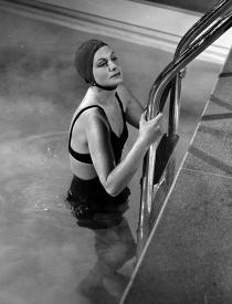 Greta Garbo in Two-Faced Woman. Greta Garbo in Two-Faced Woman.