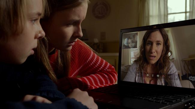 Ed Oxenbould, Olivia DeJonge and Kathryn Hahn in The Visit Ed Oxenbould, Olivia DeJonge and Kathryn Hahn in The Visit