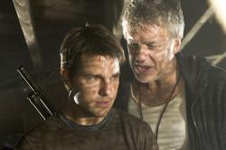 Tom Cruise and Tim Robbins in War of the Worlds. Tom Cruise and Tim Robbins in War of the Worlds.