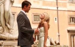 Josh Duhamel and Kristen Bell in When in Rome.