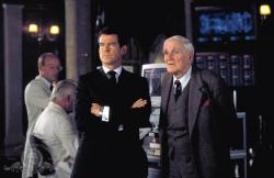 Pierce Brosnan and Desmond Llewelyn in The World is Not Enought.